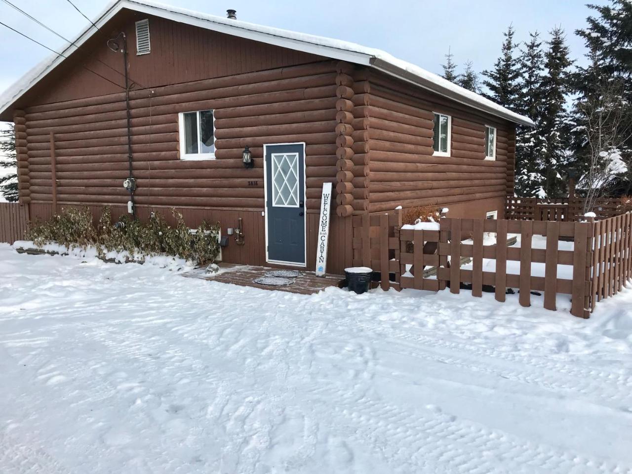 Our Cabin Bed & Breakfast Yellowknife Kültér fotó