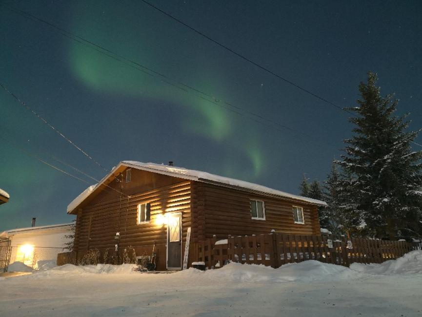 Our Cabin Bed & Breakfast Yellowknife Kültér fotó